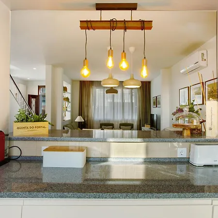 Casa Do Loureiro * פונשל
